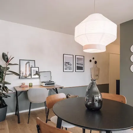 Batun - 1 Bedroom In Areeiro 아파트 *